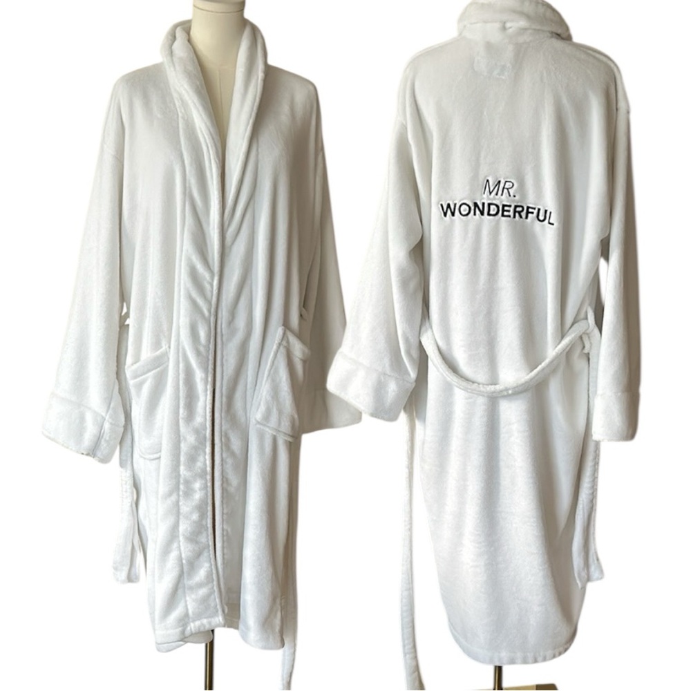LA TRADING CO Mr. Wonderful
Bath Robe one size